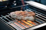 Outdoorchef Gas Kugelgrill Station AROSA 570 G EVO PLUS Black mit Blazing Cooking Zone – Bild 6