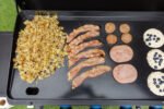 Pit Boss Plancha Grill Ultimate Plancha 4-Brenner mit Untergestell - inkl. 5-teilig Grillbesteck Set + Abdeckhaube – Bild 3