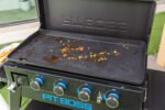 Pit Boss Plancha Grill Ultimate Plancha 4-Brenner mit Untergestell - inkl. Abdeckhaube – Bild 8