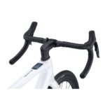 BMC ROADMACHINE 01 AMP ONE E-Rennrad 2026 metallic white – Bild 5